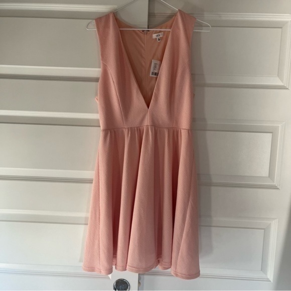 NWT Urban Outfitters Lucca Pink Dress - Picture 1 of 6